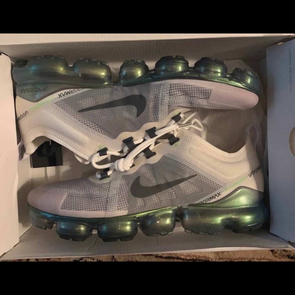 2019 Nike vapormax lime size 11 NIB
